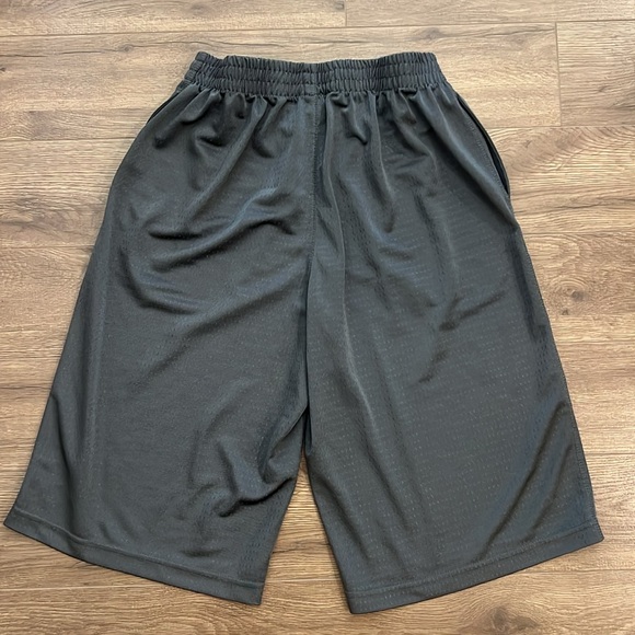Jordan Size XL Kids Shorts - Picture 8 of 12